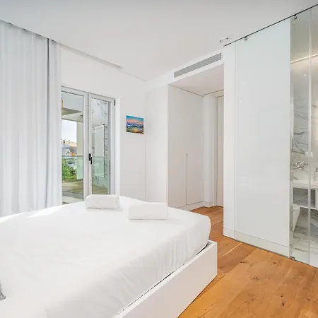 4-bedroom Penthouse With Jacuzzi شقة فيلامورا