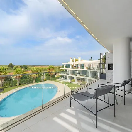 4-bedroom Penthouse With Jacuzzi